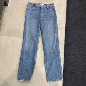 Abercrombie & Fitch | 90’s Straight Ultra High Rise